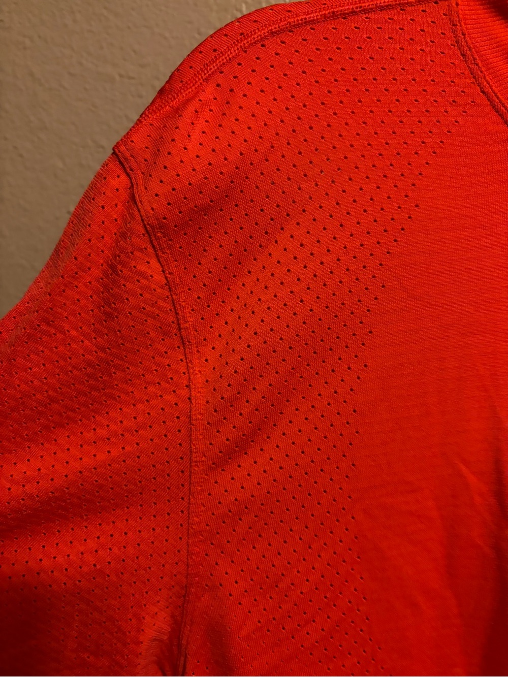 Lululemon cropped t shirt - Picture 4 of 5